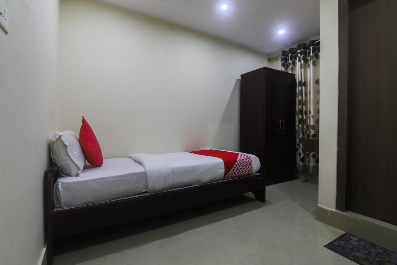 Oyo 27619 Hotel Blue Bird Annexe Nowgong ภายนอก รูปภาพ