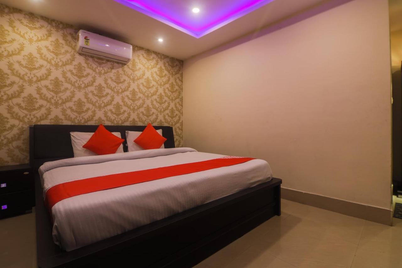 Oyo 27619 Hotel Blue Bird Annexe Nowgong ภายนอก รูปภาพ